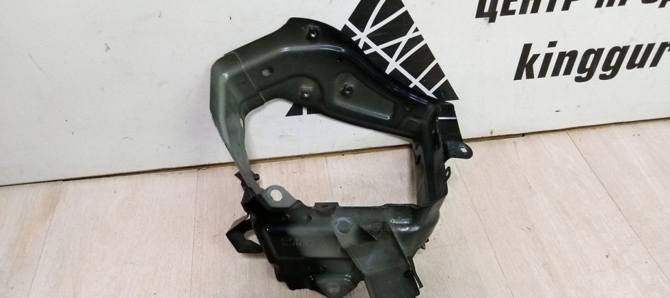 Кронштейн фары правый Volkswagen touareg 3 oem 760821138
