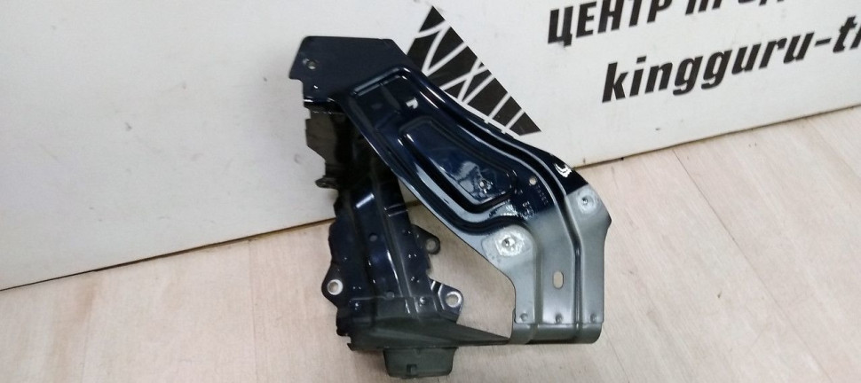 Кронштейн фары правый Volkswagen touareg 3 oem 760821138