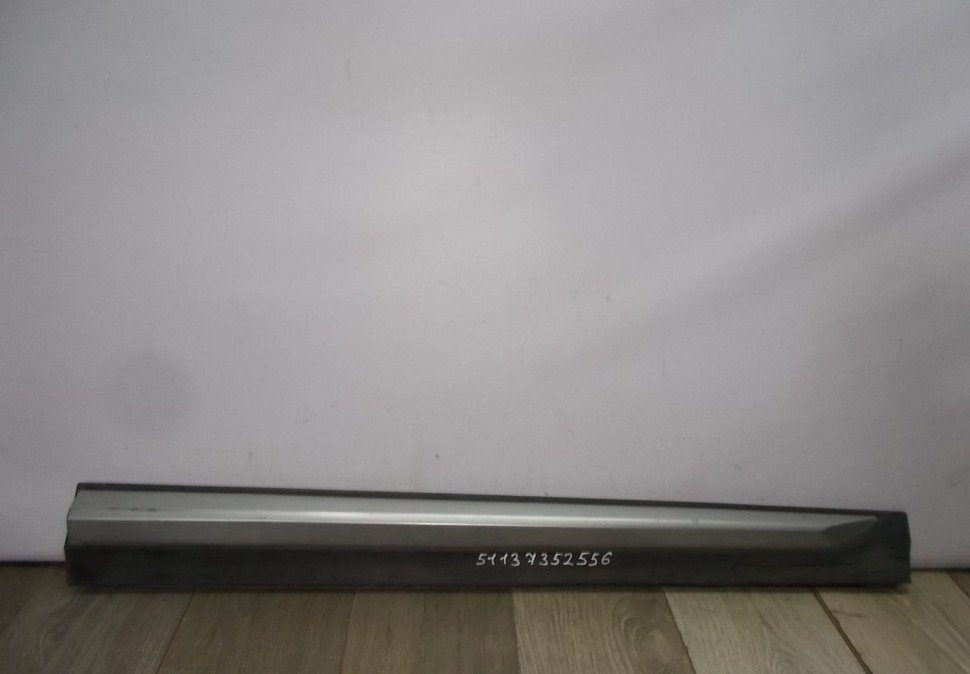 Молдинг двери передний правый бу BMW X4 F26 OEM 51137352556