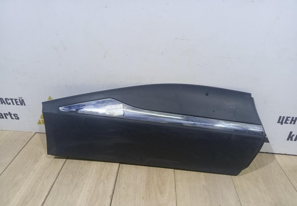 Молдинг двери задний правый бу Renault Kaptur OEM 828209822R