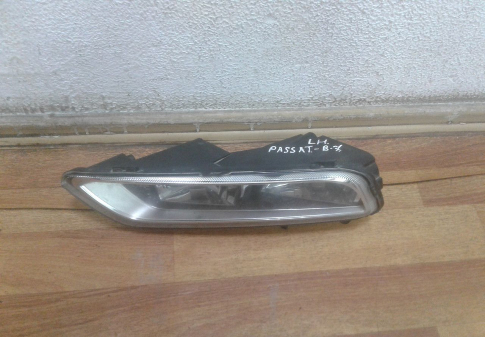 Фара ПТФ левая Volkswagen Passat B7 oem 3aa941661g Фара ПТФ левая Volkswagen Passat B7 oem 3aa941661g