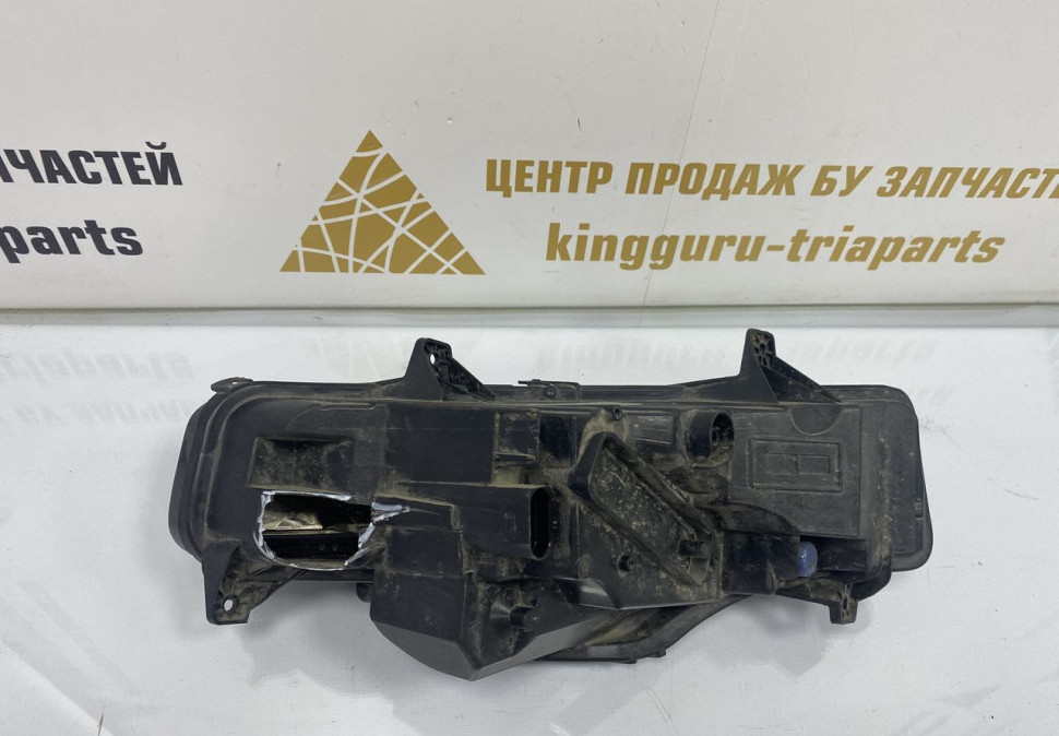 Фара LED ЛЕД противотуманная правая Skoda Octavia A8 OEM 5E3941700