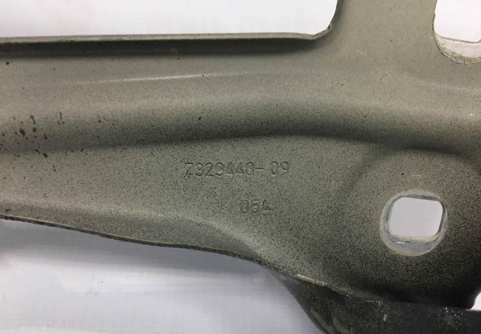 Кронштейн переднего крыла правый BMW X1 F48 OEM 41007427130 7329448