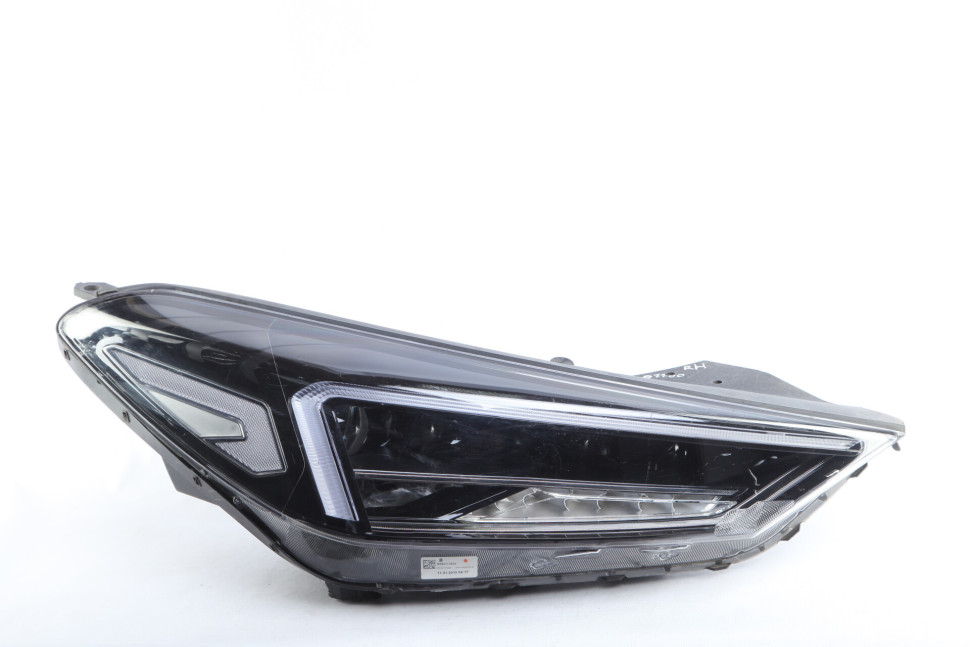 Фара правая LED Hyundai Tucson 3 2018 OEM 92102D7700 Фара правая LED Hyundai Tucson 3 2018 OEM 92102D7700
