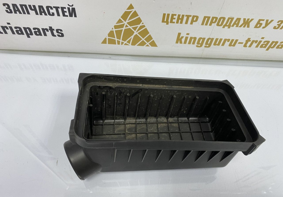 Крышка корпуса воздушного фильтра Kia Rio 2 2005 OEM 281111G000 Крышка корпуса воздушного фильтра Kia Rio 2 2005 OEM 281111G000