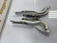Петля капота правая левая  Skoda Rapid OEM 5JA823302A 5JA823301A