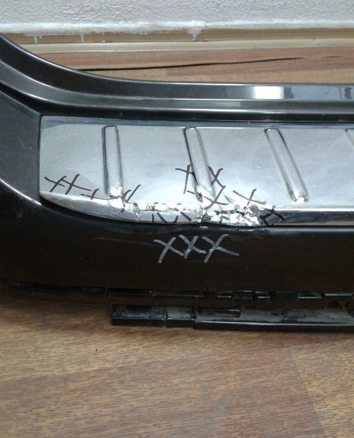 Бампер задний Volkswagen Touareg NF (15>) трещины 7p6807421d Бампер задний Volkswagen Touareg NF (15>) трещины 7p6807421d