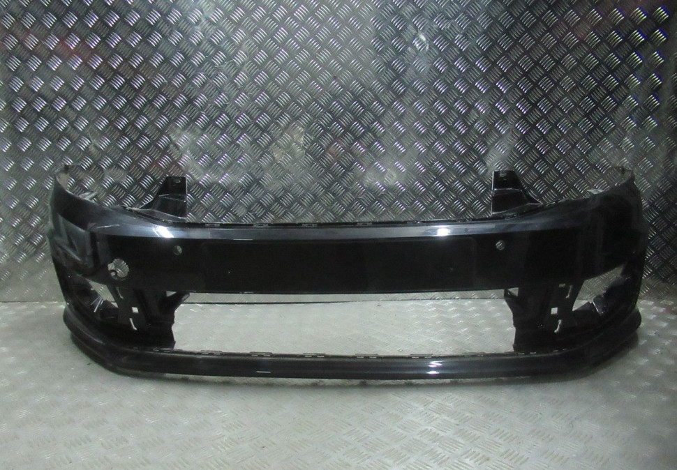 Бампер передний Volkswagen Polo 5 Sedan oem 6RU807221A