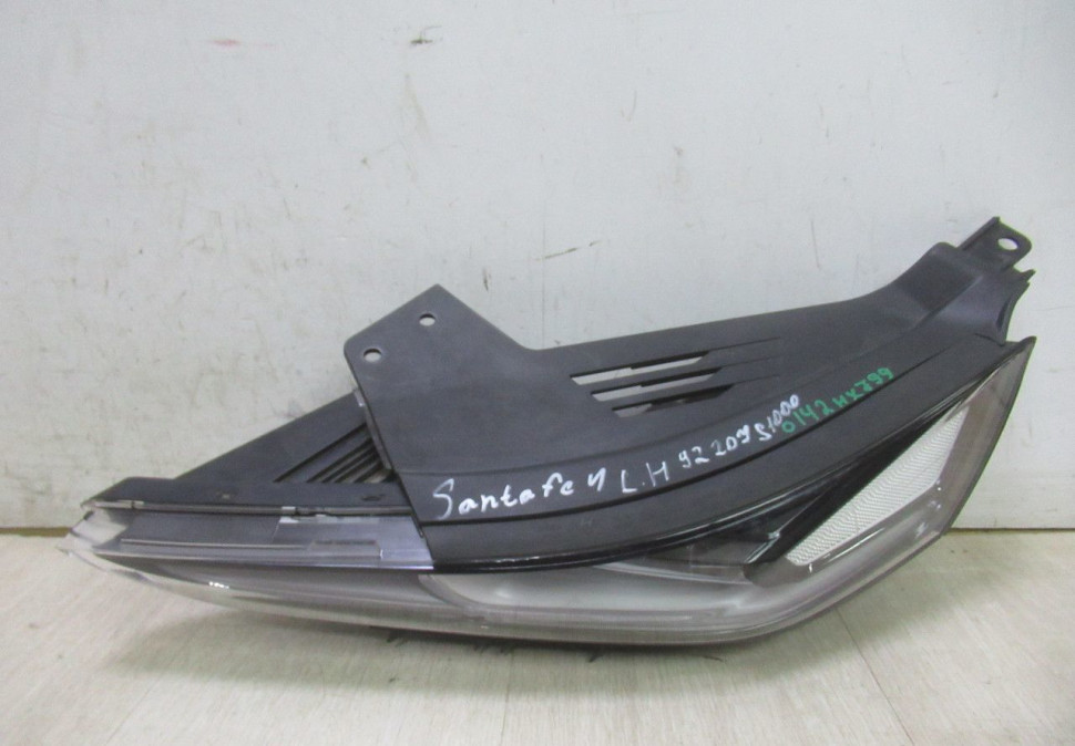 Габарит левый LED Hyndai Santa Fe 4 oem 92207s1000