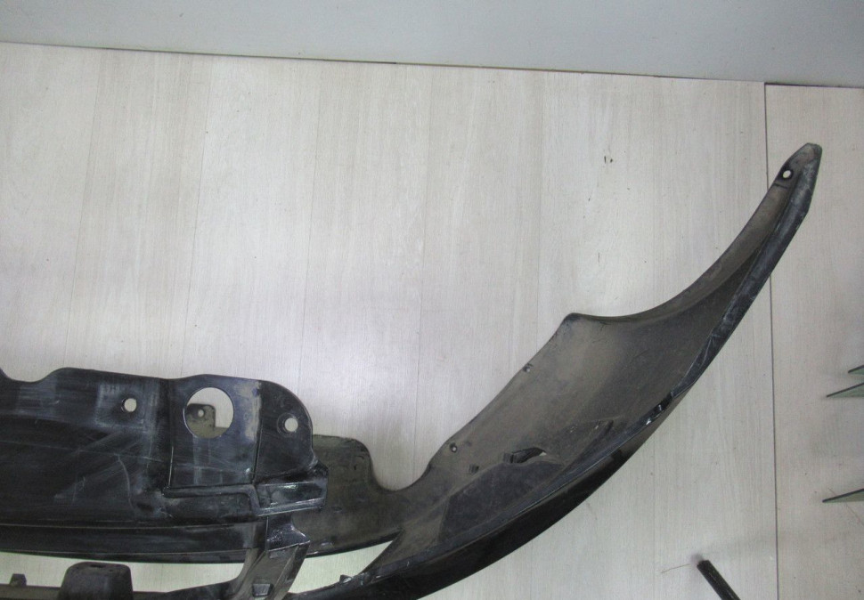 Бампер передний Lada Granta  oem 21910280301501 (трещины) (скл-3)