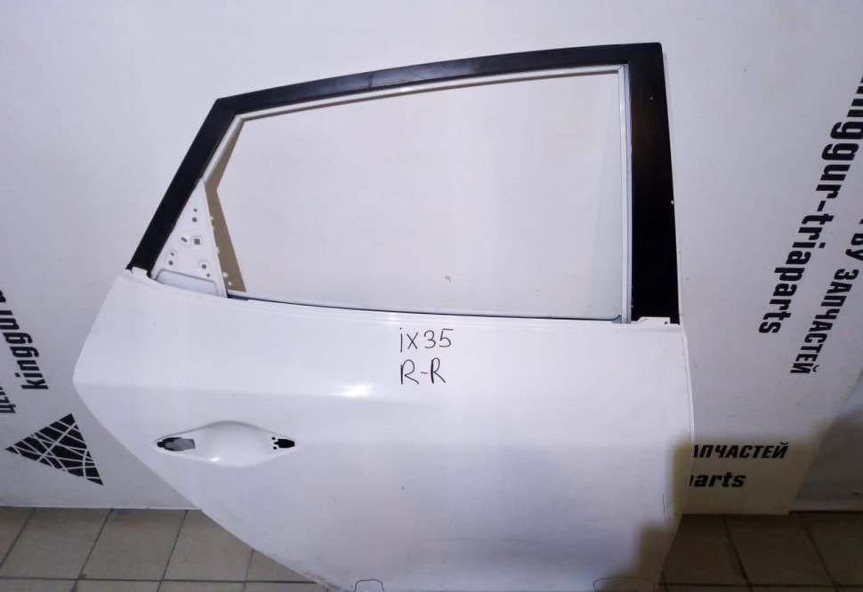Дверь задняя правая Hyundai IX35 (10-15) oem 770042Y010 (скл-3)
