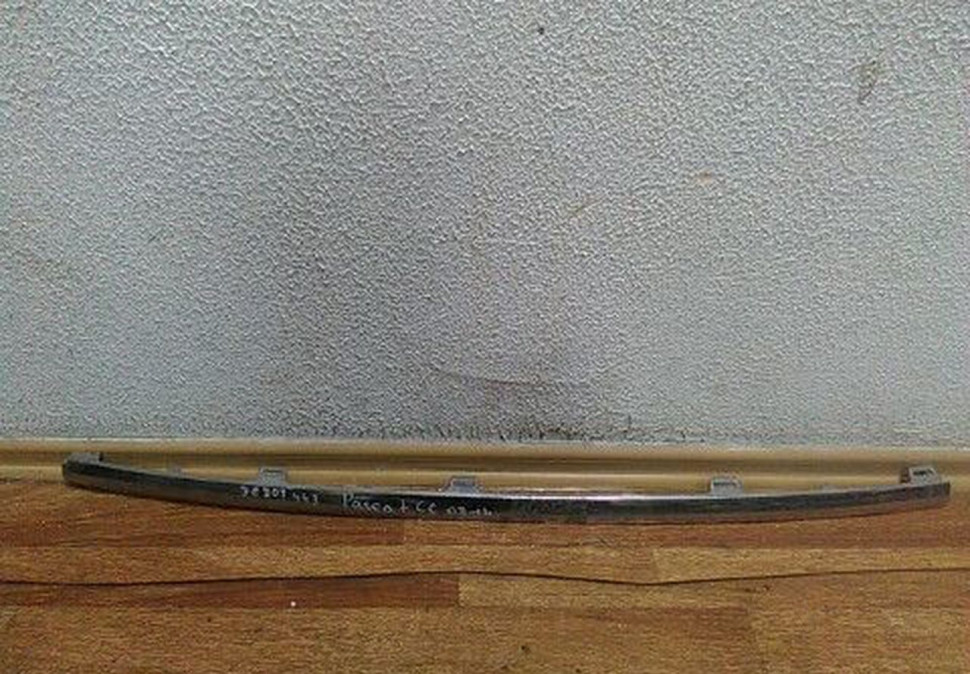 Молдинг заднего бампера Центральный Volkswagen Passat CC (08-14) oem 3c807443