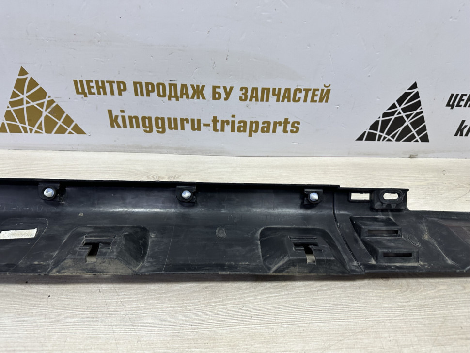 Порог правый бу Renault Sandero Stepway 2 OEM 764266165R Порог правый бу Renault Sandero Stepway 2 OEM 764266165R