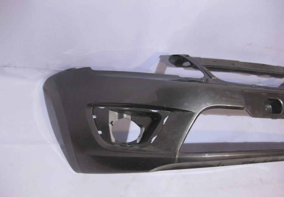 Бампер передний Lada Granta oem 2191280301501 (трещина) (скл-3) Бампер передний Lada Granta oem 2191280301501 (трещина) (скл-3)