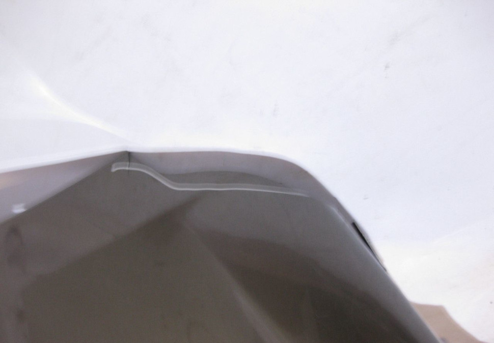 Бампер передний Lada Granta oem 2191280301501 (трещина) (скл-3) Бампер передний Lada Granta oem 2191280301501 (трещина) (скл-3)