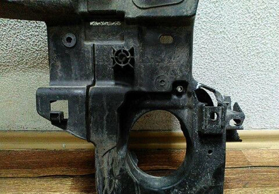 Панель передняя Volkswagen Touareg NF сломана левая сторона OEM 7P6805594 (скл-3) Панель передняя Volkswagen Touareg NF сломана левая сторона OEM 7P6805594 (скл-3)