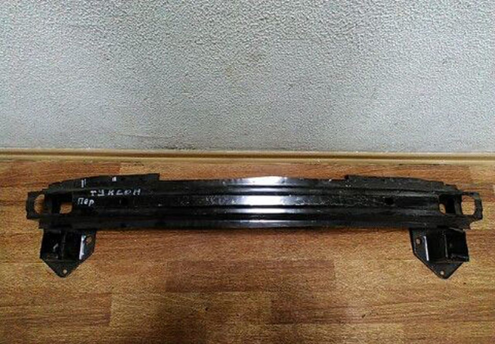 Усилитель переднего бампера Hyundai Tucson