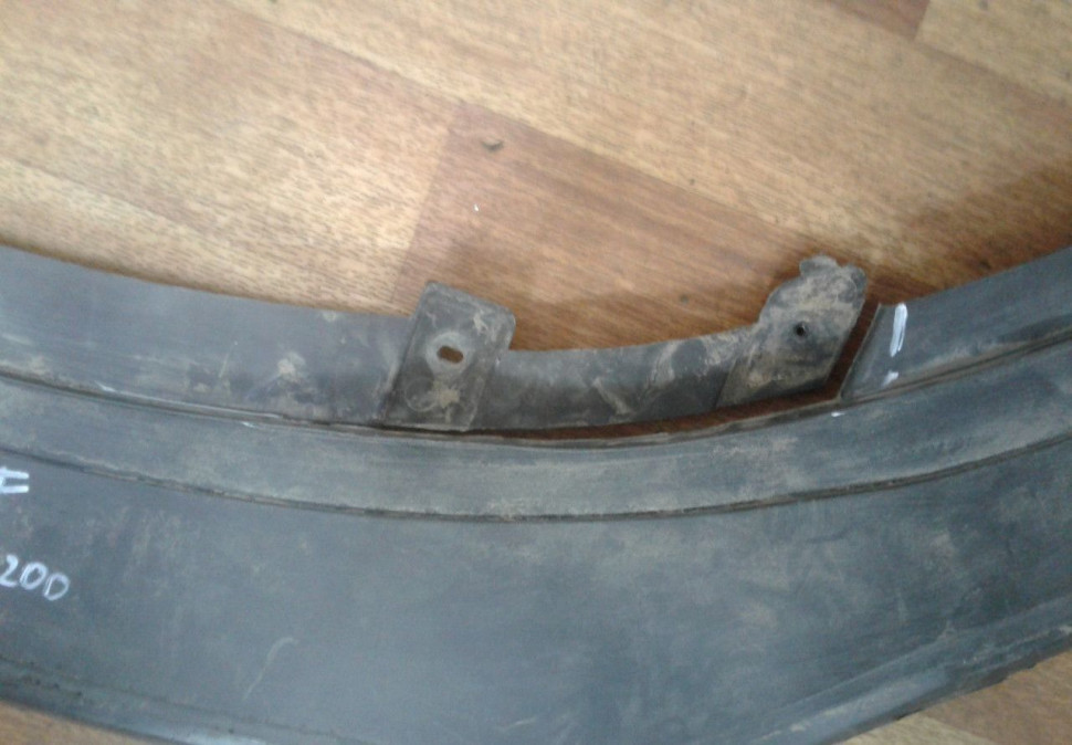 Спойлер переднего бампера Volkswagen Polo oem 6ru805915 (трещина) Спойлер переднего бампера Volkswagen Polo oem 6ru805915 (трещина)