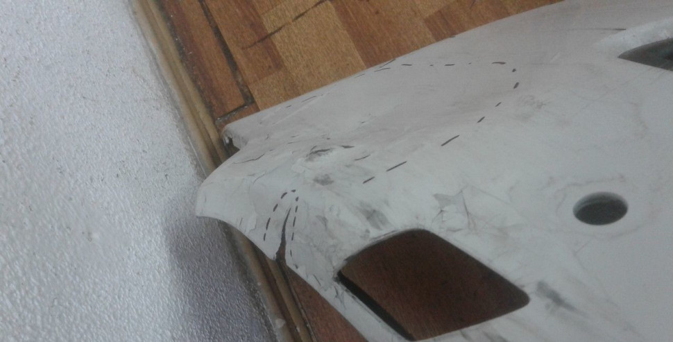 Бампер передний Volkswagen Golf 6 oem 5k0807221 (вмятина, трещина) Бампер передний Volkswagen Golf 6 oem 5k0807221 (вмятина, трещина)