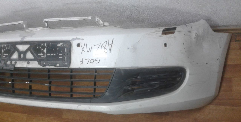 Бампер передний Volkswagen Golf 6 oem 5k0807221 (вмятина, трещина) Бампер передний Volkswagen Golf 6 oem 5k0807221 (вмятина, трещина)