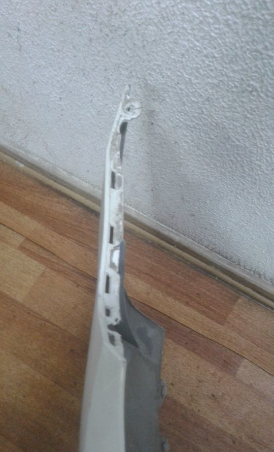 Бампер передний Volkswagen Golf 6 oem 5k0807221 (вмятина, трещина) Бампер передний Volkswagen Golf 6 oem 5k0807221 (вмятина, трещина)