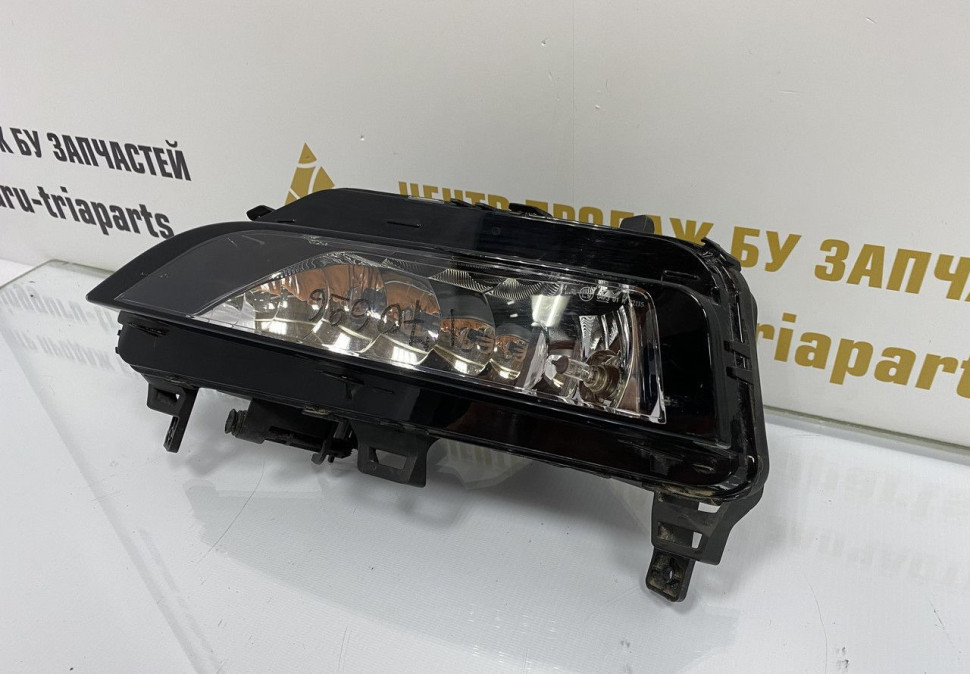 Фара противотуманная левая Skoda Rapid 2 OEM 60U941699 Фара противотуманная левая Skoda Rapid 2 OEM 60U941699