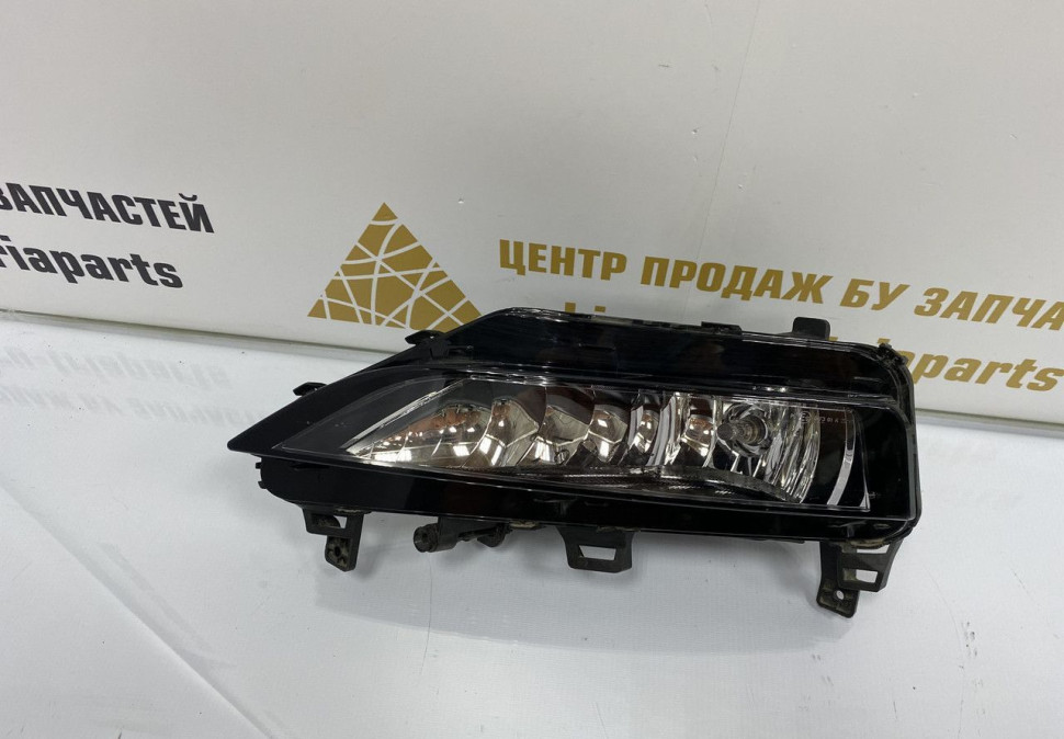 Фара противотуманная левая Skoda Rapid 2 OEM 60U941699 Фара противотуманная левая Skoda Rapid 2 OEM 60U941699