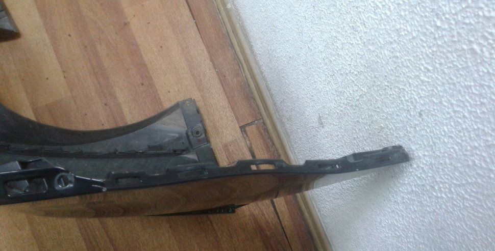 Бампер задний Volkswagen Touareg NF oem 7p6807421f (мал. трещины) Бампер задний Volkswagen Touareg NF oem 7p6807421f (мал. трещины)