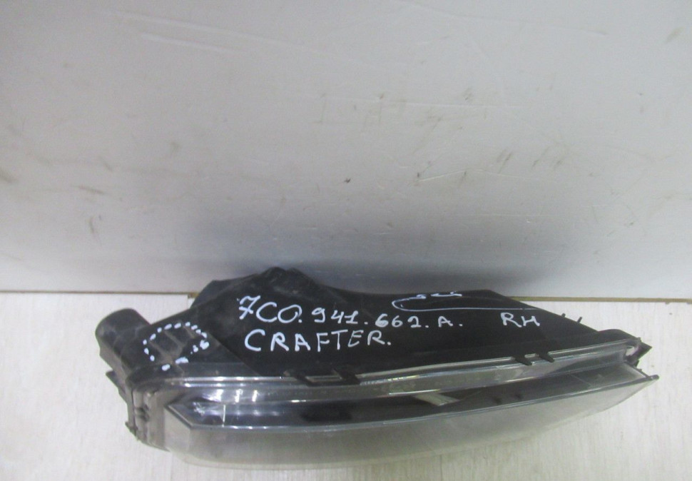 Противотуманная фара правая Volkswagen Crafter oem 7c0941662a (слом.1крепл) (трещины в корпусе) Противотуманная фара правая Volkswagen Crafter oem 7c0941662a (слом.1крепл) (трещины в корпусе)