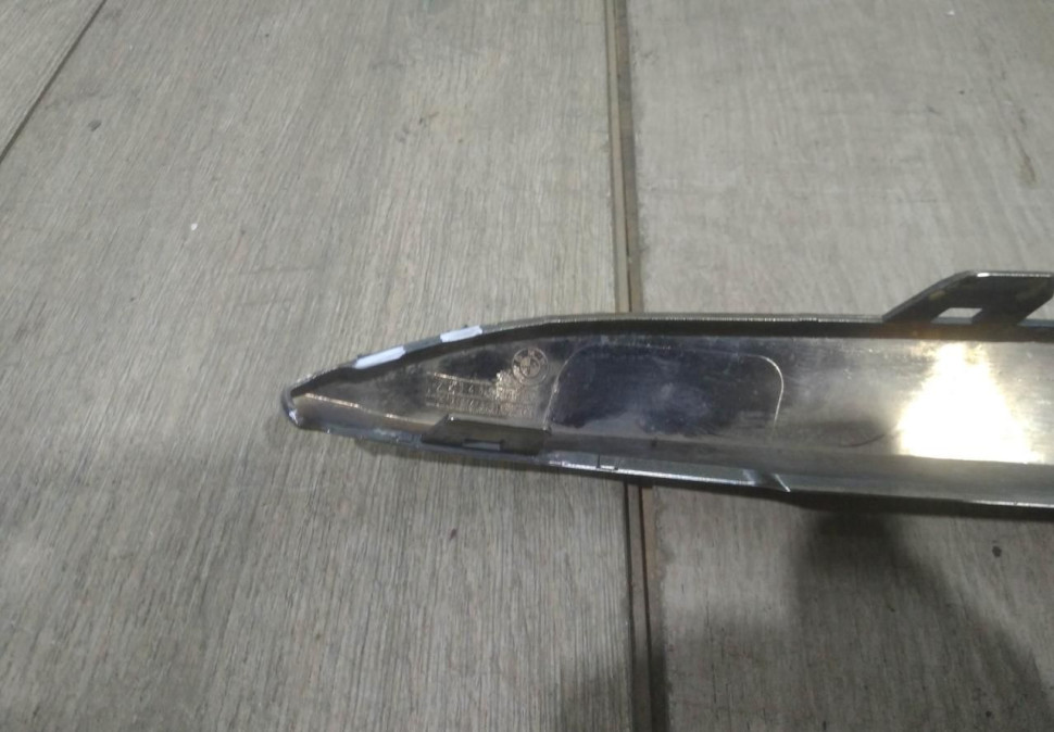 Молдинг переднего бампера правый бу BMW X6 G06 M-Pack OEM 51118070180