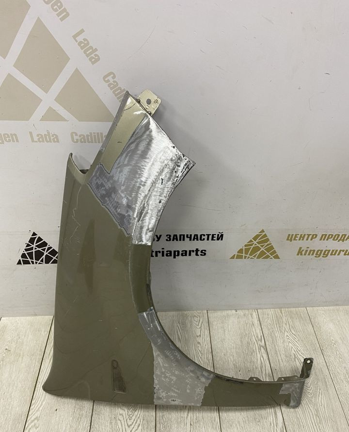 Крыло переднее правое Renault Sandero 1 OEM 631005379R