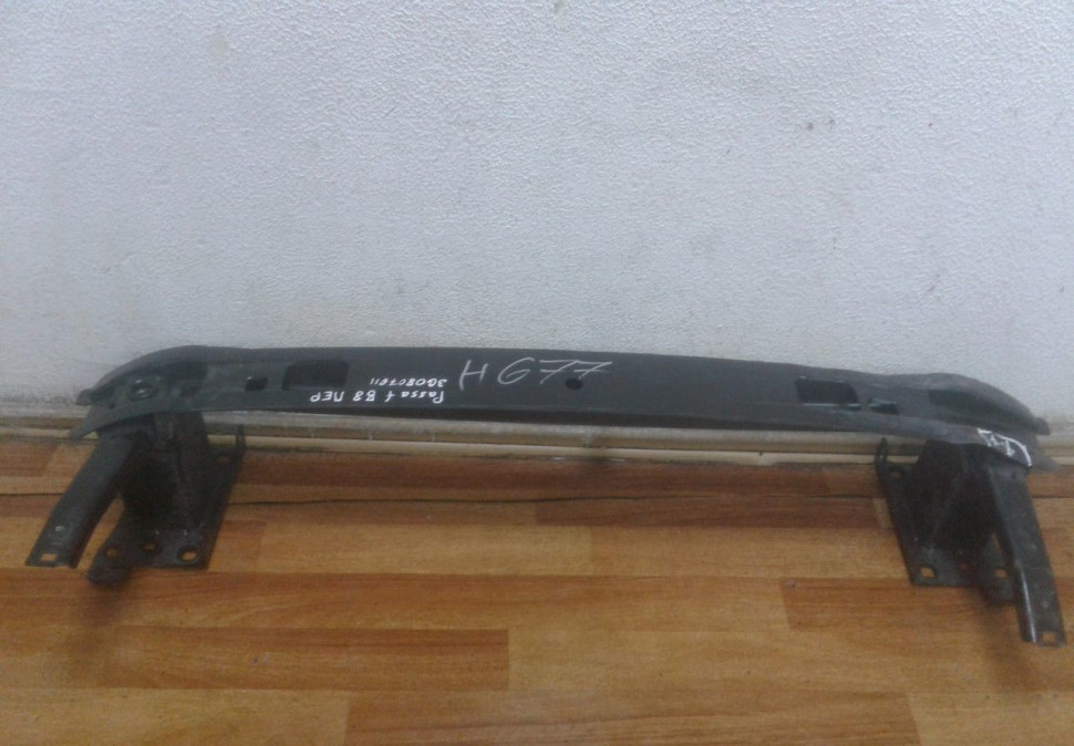 Усилитель переднего бампера Volkswagen Passat B8 oem 3g0807611 (вмятина)