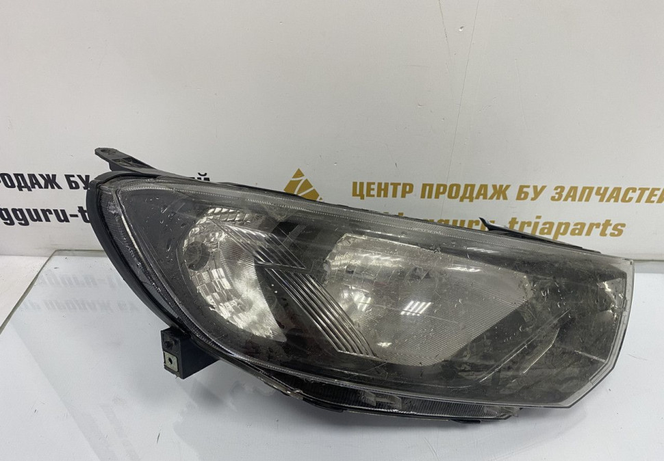 Фара правая Lada Granta 1 FL рестайлинг 2018 oem 8450100856 (Скл-3)