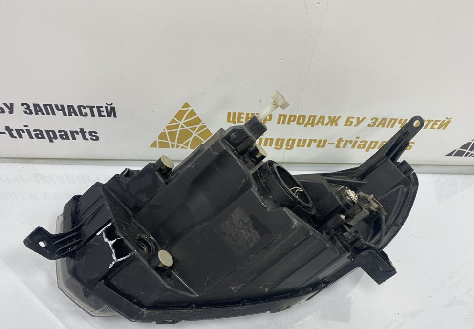 Фара правая Lada Granta 1 FL рестайлинг 2018 oem 8450100856 (Скл-3)