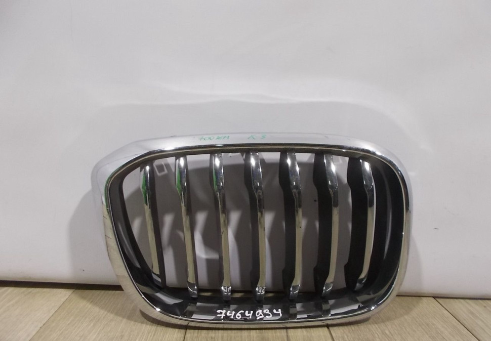 Решетка радиатора правая бу BMW X3 G01 OEM 51137464934
