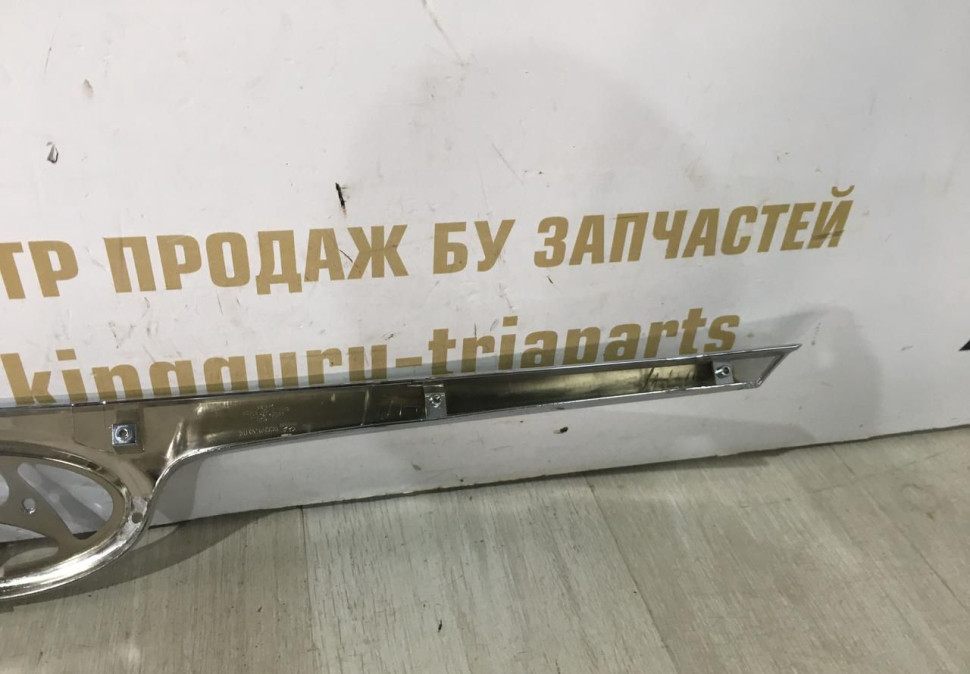 Молдинг решетки радиатора Hyundai I30 (07-10) oem 863522L000