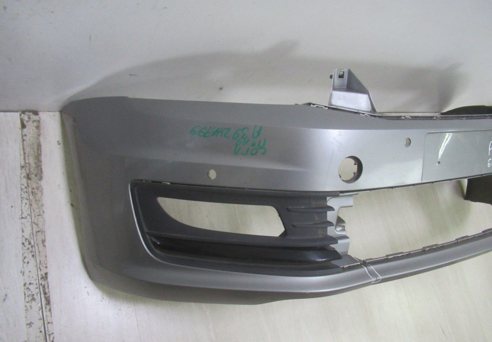 Бампер передний Volkswagen Polo 5 Sedan (15>) oem 6RU807221A