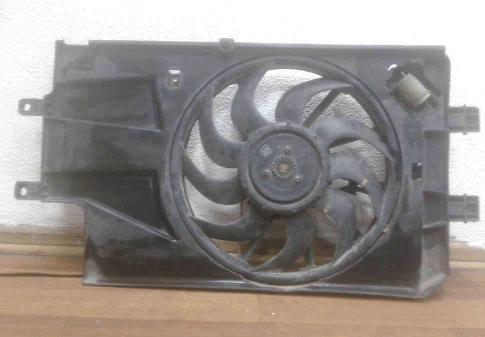 Вентилятор (диффузор) в сборе Lada Granta (15>) Oem 640955 (скл-3)