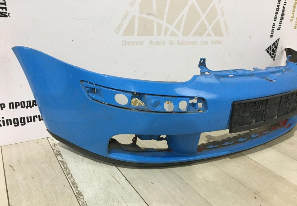 Бампер передний Volkswagen Golf 5 2004-2008 oem 1K0807221 Бампер передний Volkswagen Golf 5 2004-2008 oem 1K0807221