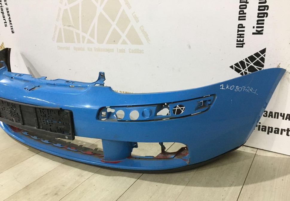 Бампер передний Volkswagen Golf 5 2004-2008 oem 1K0807221 Бампер передний Volkswagen Golf 5 2004-2008 oem 1K0807221