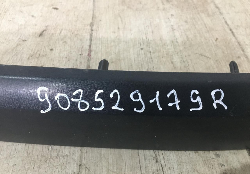 Накладка задней двери правая Renault Dokker OEM 908529179R