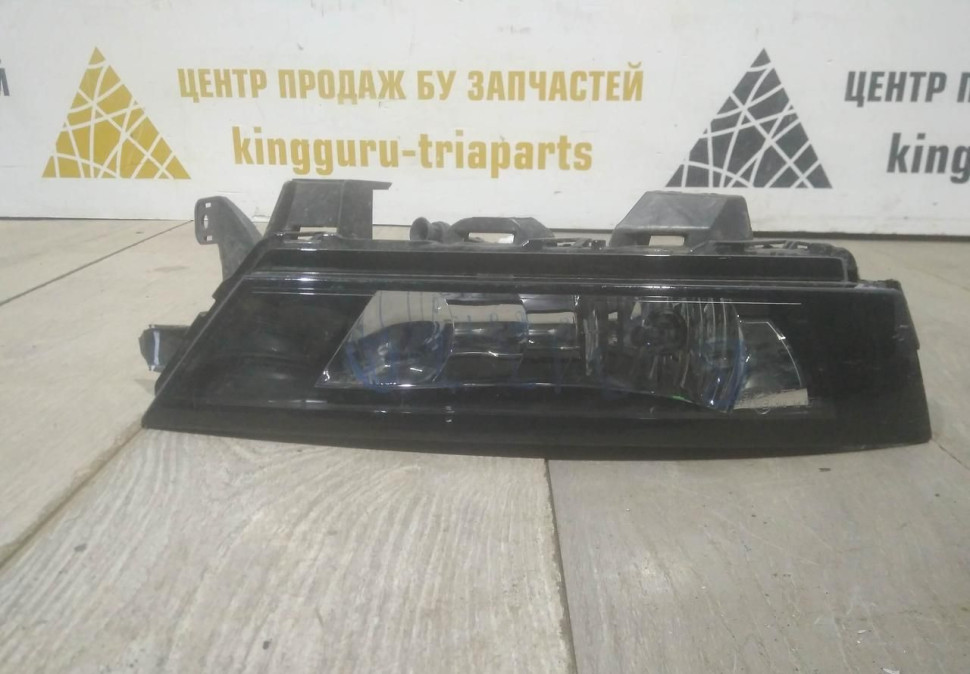 Фара противотуманная правая бу Skoda Rapid рестайлинг OEM 5JA941700D