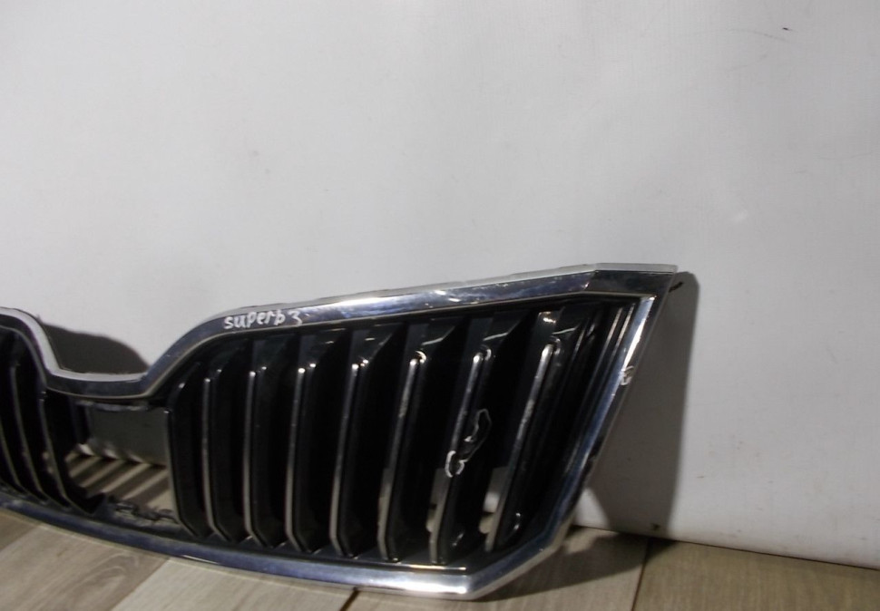 Решетка радиатора бу Skoda Superb 3 OEM 3V0853653B Решетка радиатора бу Skoda Superb 3 OEM 3V0853653B