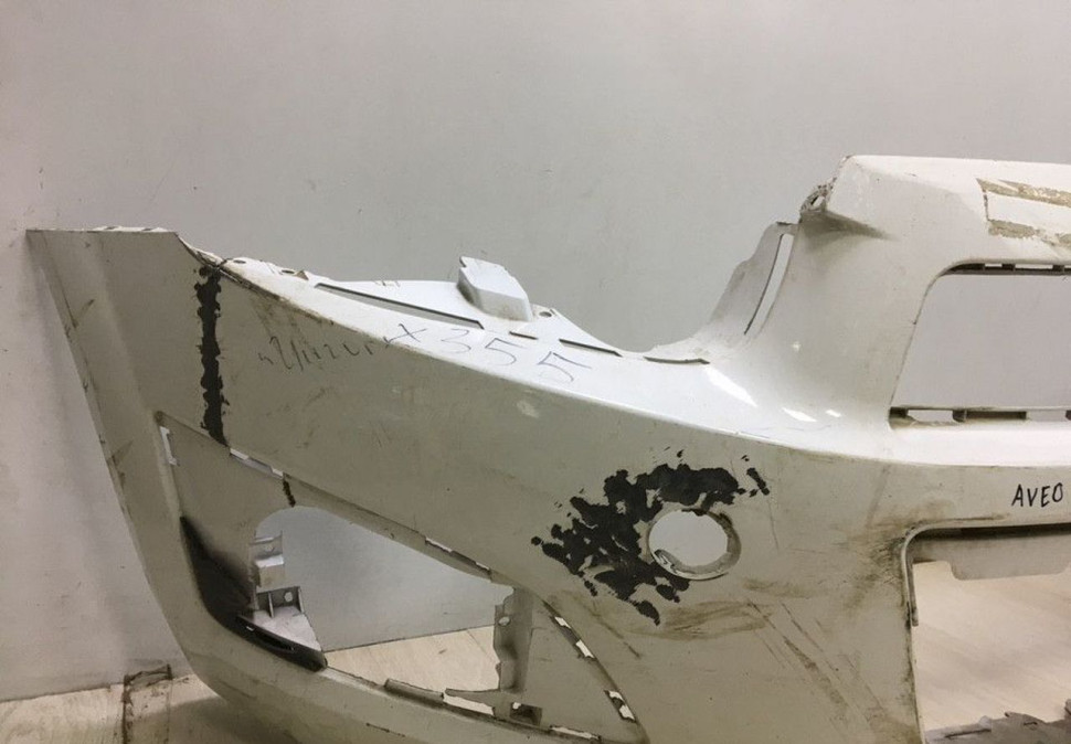 Бампер передний Chevrolet Aveo T300 oem 96694757 (после ремонта) (трещина) (слом.бок.креп.) (скл-3 Бампер передний Chevrolet Aveo T300 oem 96694757 (после ремонта) (трещина) (слом.бок.креп.) (скл-3