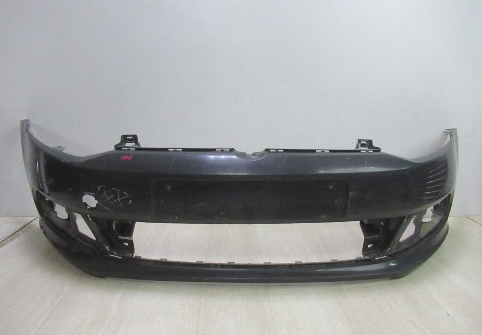 Бампер передний Volkswagen Polo oem 6RU807221