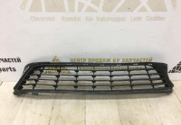 Решетка переднего бампера Renault Logan 2 рестайлинг OEM 622547474R