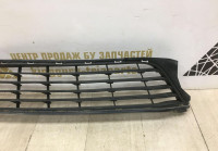 Решетка переднего бампера Renault Logan 2 рестайлинг OEM 622547474R