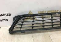 Решетка переднего бампера Renault Logan 2 рестайлинг OEM 622547474R