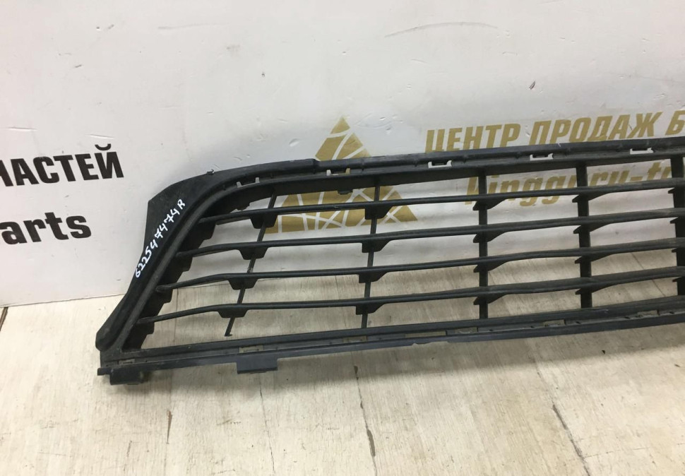 Решетка переднего бампера Renault Logan 2 рестайлинг OEM 622547474R Решетка переднего бампера Renault Logan 2 рестайлинг OEM 622547474R