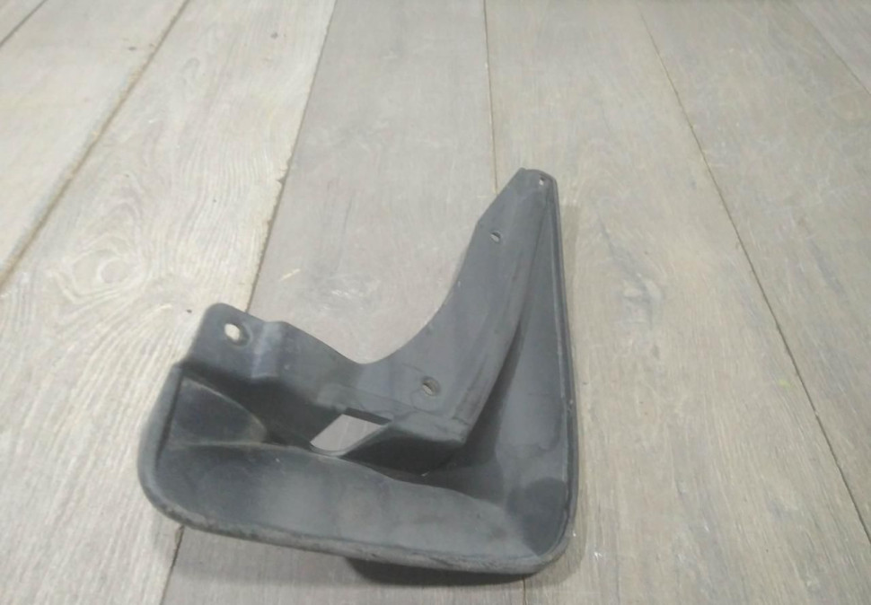 Брызговик задний левый бу Skoda Octavia A7 OEM 5E0821821A Брызговик задний левый бу Skoda Octavia A7 OEM 5E0821821A